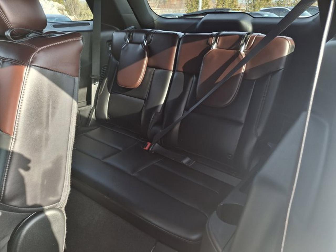 2021 Ford Explorer Platinum | Loaded | EcoBoost | Leather | Moonroof | and More ! Photo