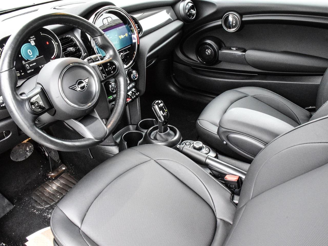 2024 MINI 3 Door Cooper FWD Photo