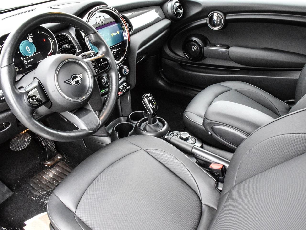 2024 MINI 3 Door Cooper FWD Photo