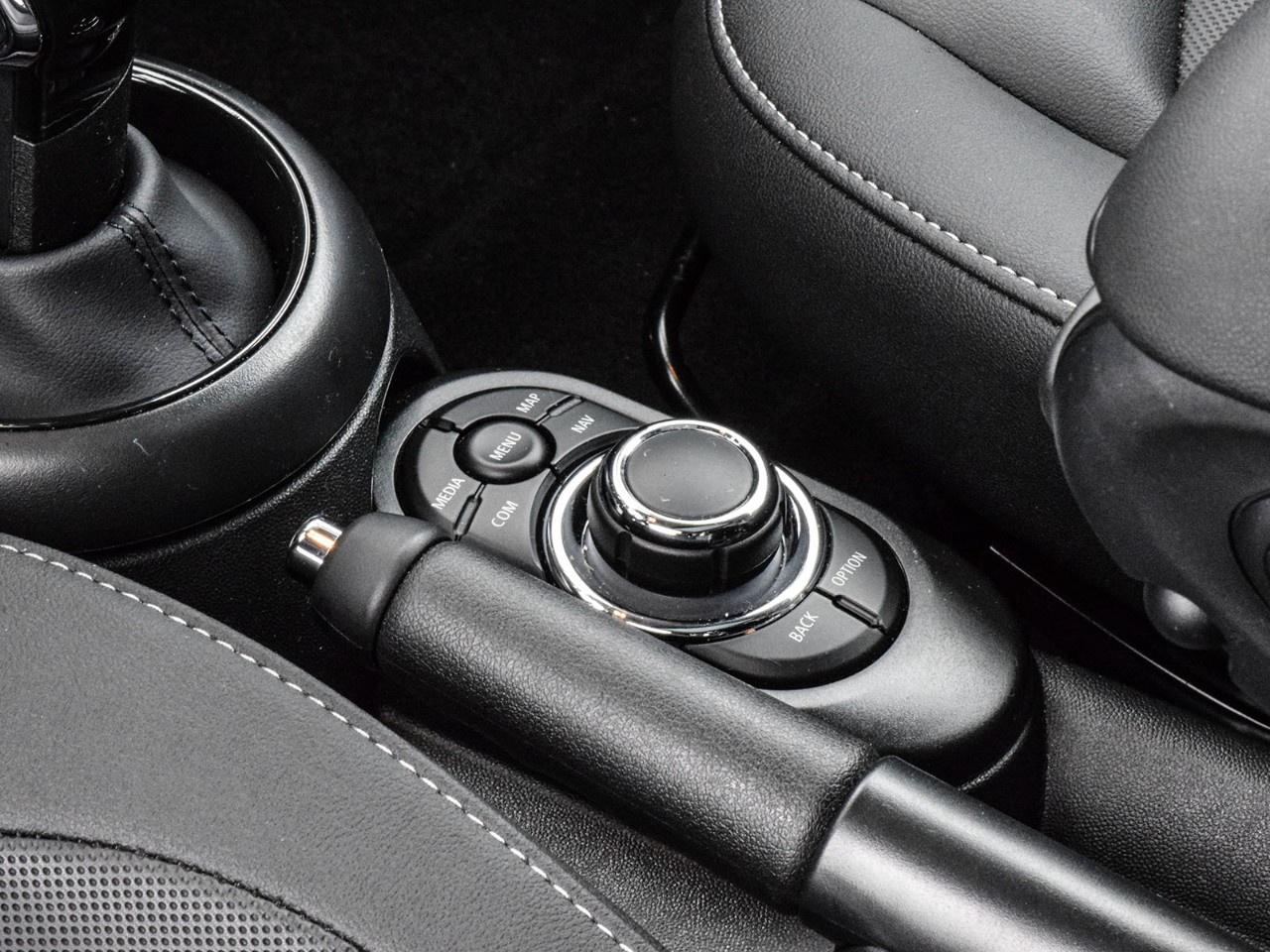 2024 MINI 3 Door Cooper FWD Photo