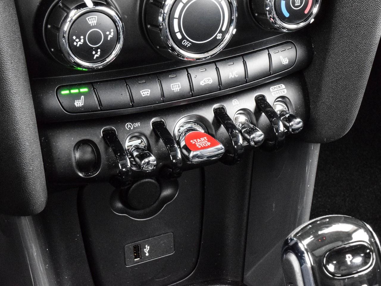 2024 MINI 3 Door Cooper FWD Photo