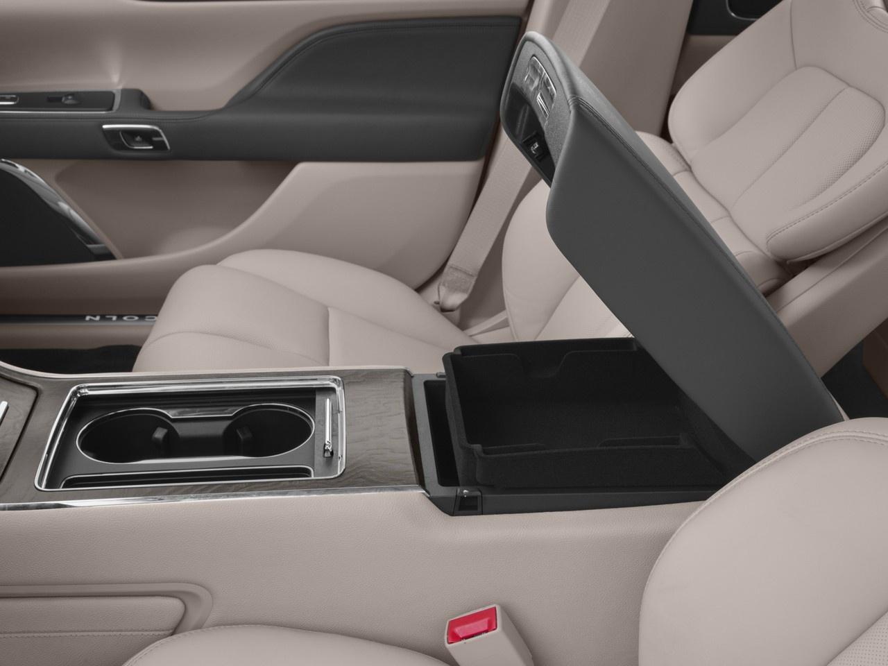 2017 Lincoln Continental 4DR SDN RESERVE Photo