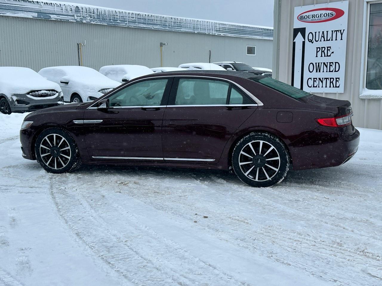2017 Lincoln Continental 4DR SDN RESERVE Photo