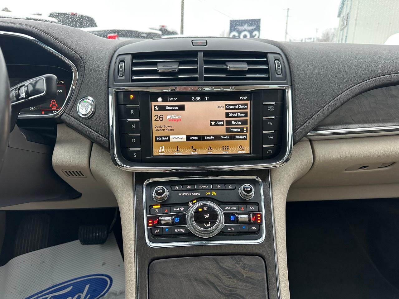 2017 Lincoln Continental 4DR SDN RESERVE Photo