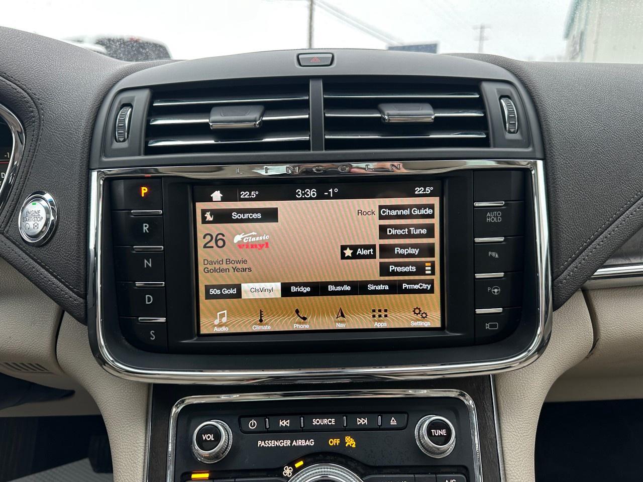 2017 Lincoln Continental 4DR SDN RESERVE Photo