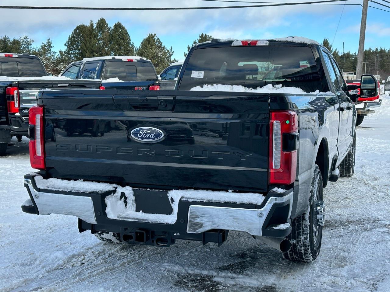 2026 Ford F-350 Super Duty SRW LARIAT 2WD Crew Cab 8' Box Photo