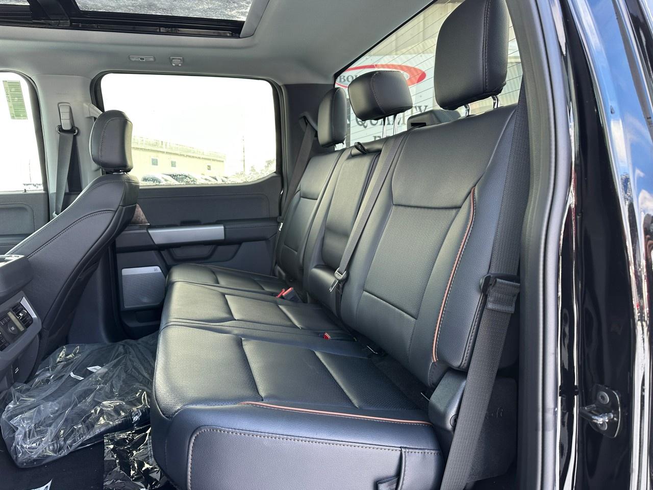 2026 Ford F-350 Super Duty SRW LARIAT 2WD Crew Cab 8' Box Photo