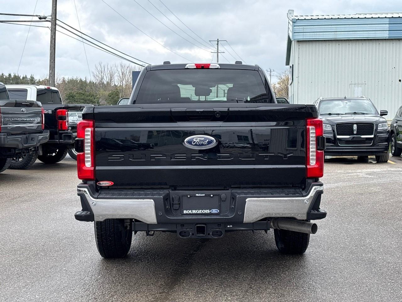 2026 Ford F-350 Super Duty SRW LARIAT 2WD Crew Cab 8' Box Photo