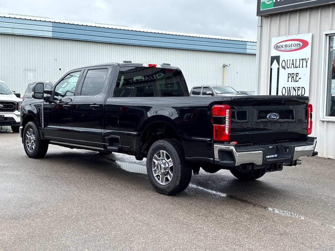 2026 Ford F-350 Super Duty SRW LARIAT 2WD Crew Cab 8' Box Photo