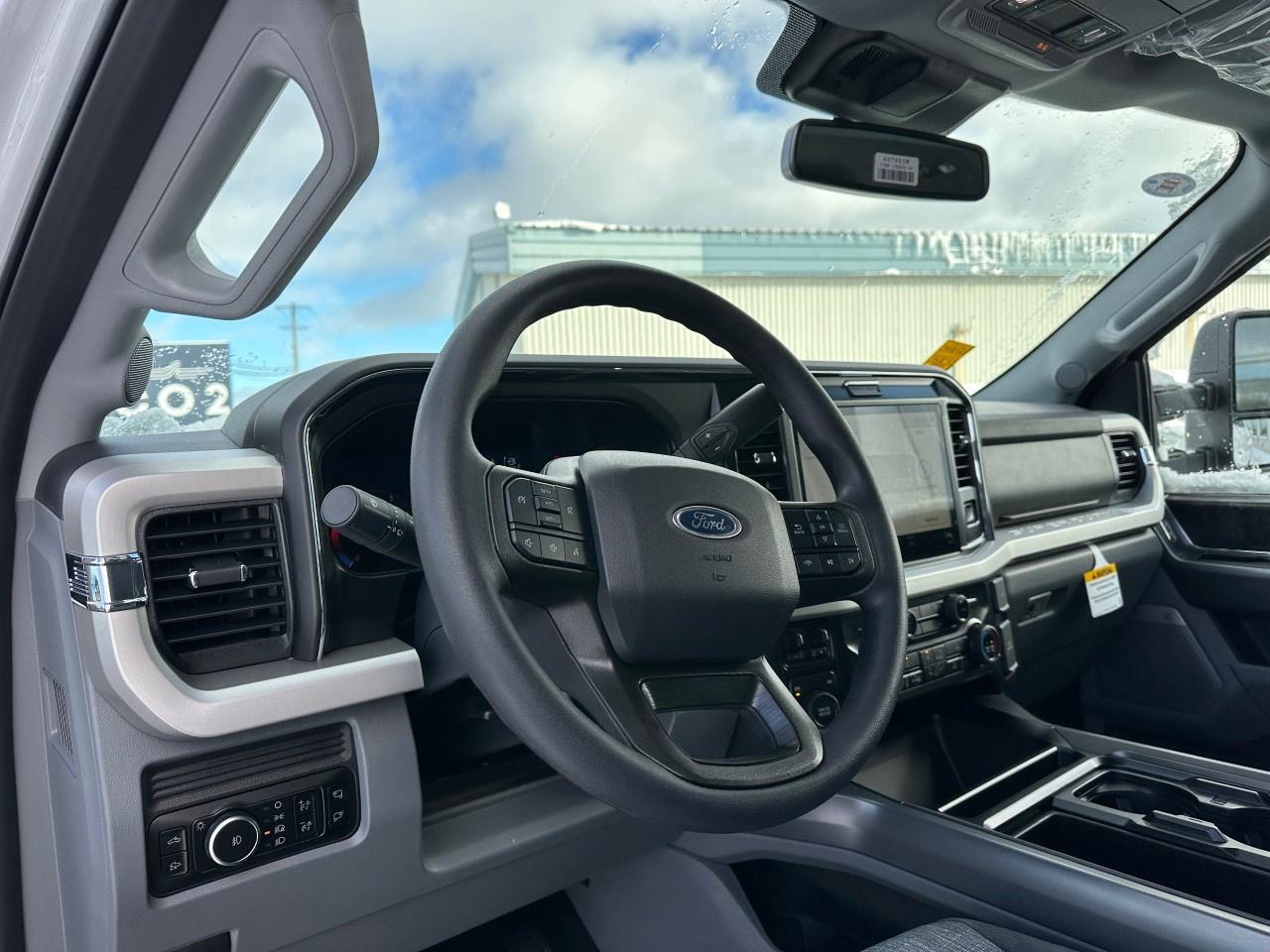 2026 Ford F-350 Super Duty SRW XLT 4WD CREW CAB 6.75' BOX Photo