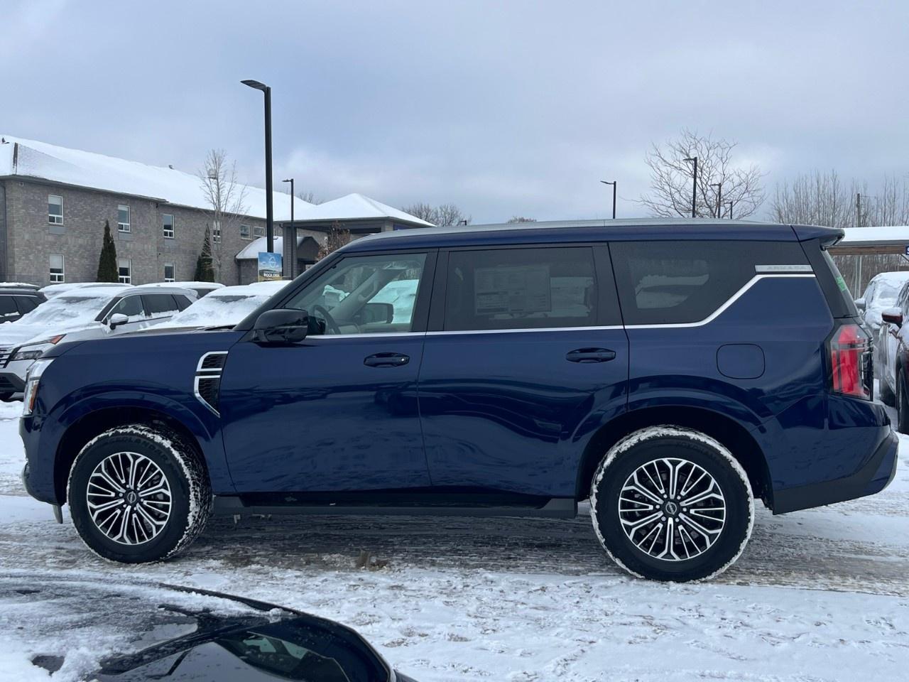 2026 Nissan Armada 4X4 PLATINUM Photo4