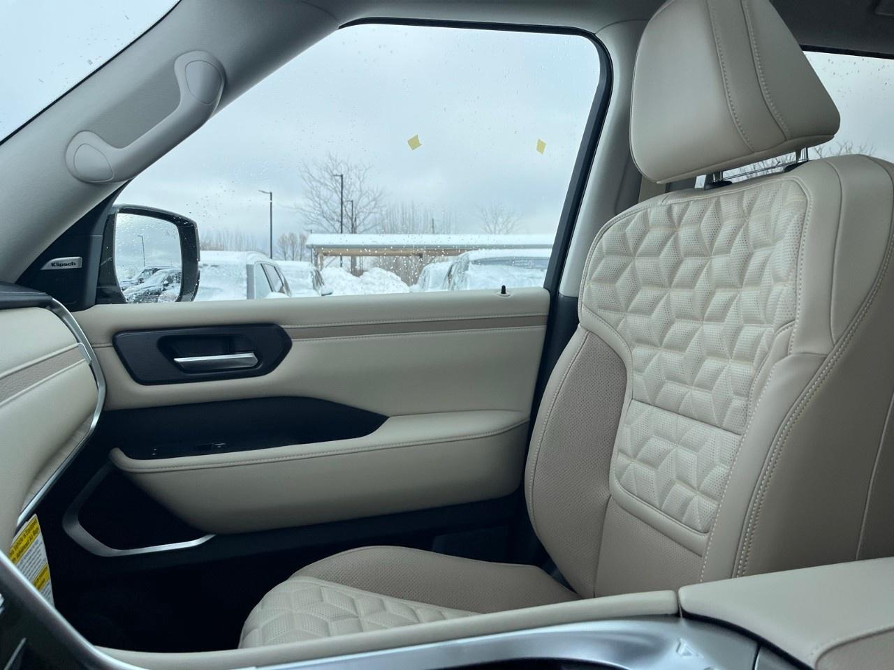 2026 Nissan Armada 4X4 PLATINUM Photo