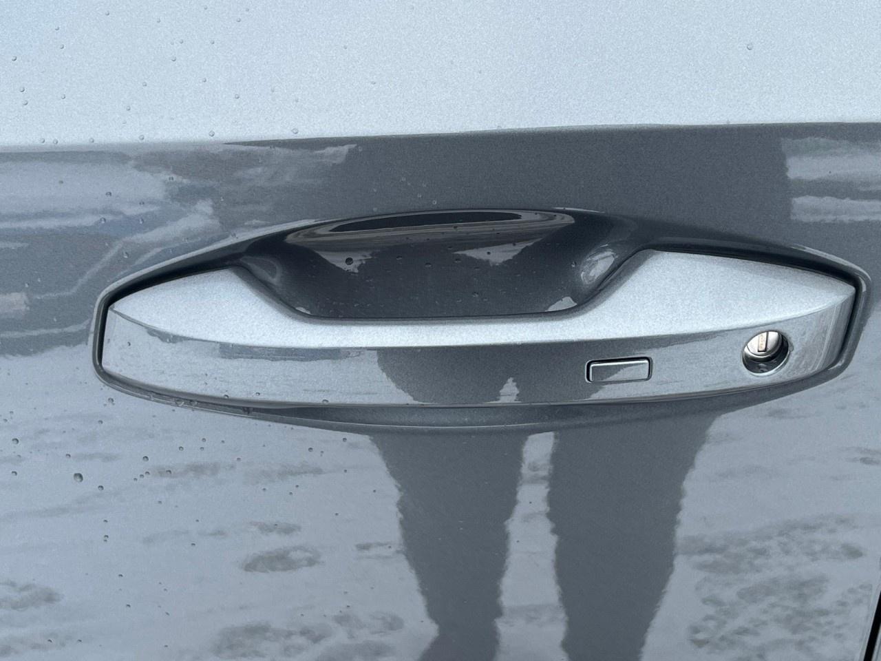 2026 Nissan Kicks SV AWD Photo3