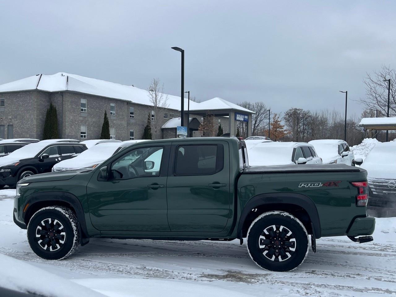 2022 Nissan Frontier Crew Cab 4x4 PRO-4X Auto Photo
