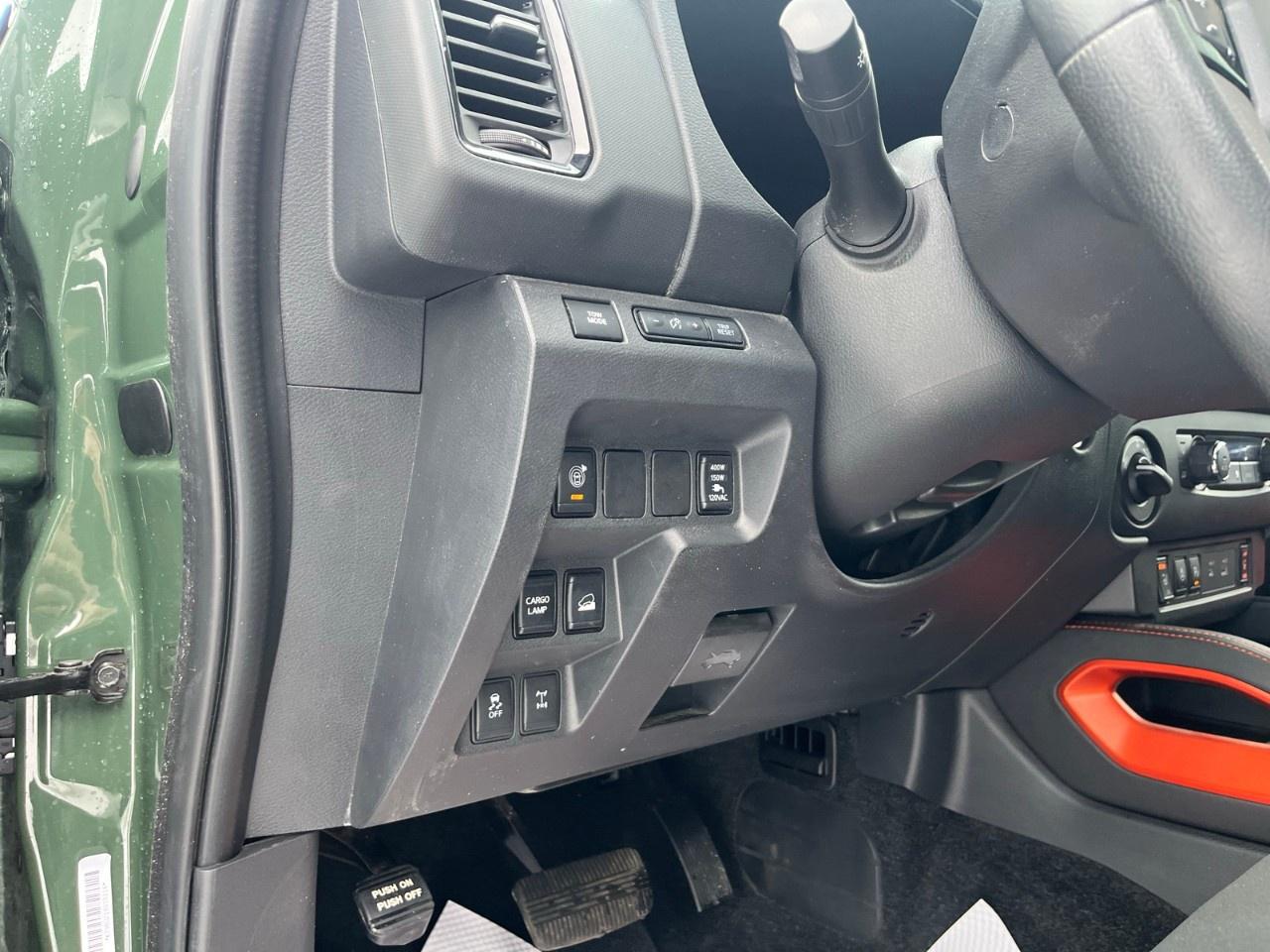 2022 Nissan Frontier Crew Cab 4x4 PRO-4X Auto Photo