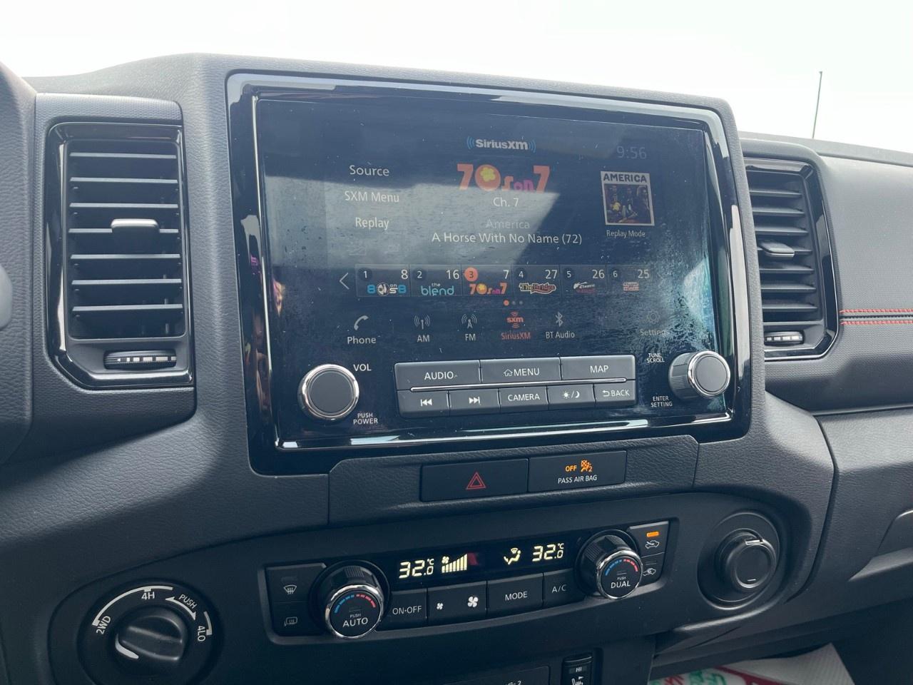 2022 Nissan Frontier Crew Cab 4x4 PRO-4X Auto Photo