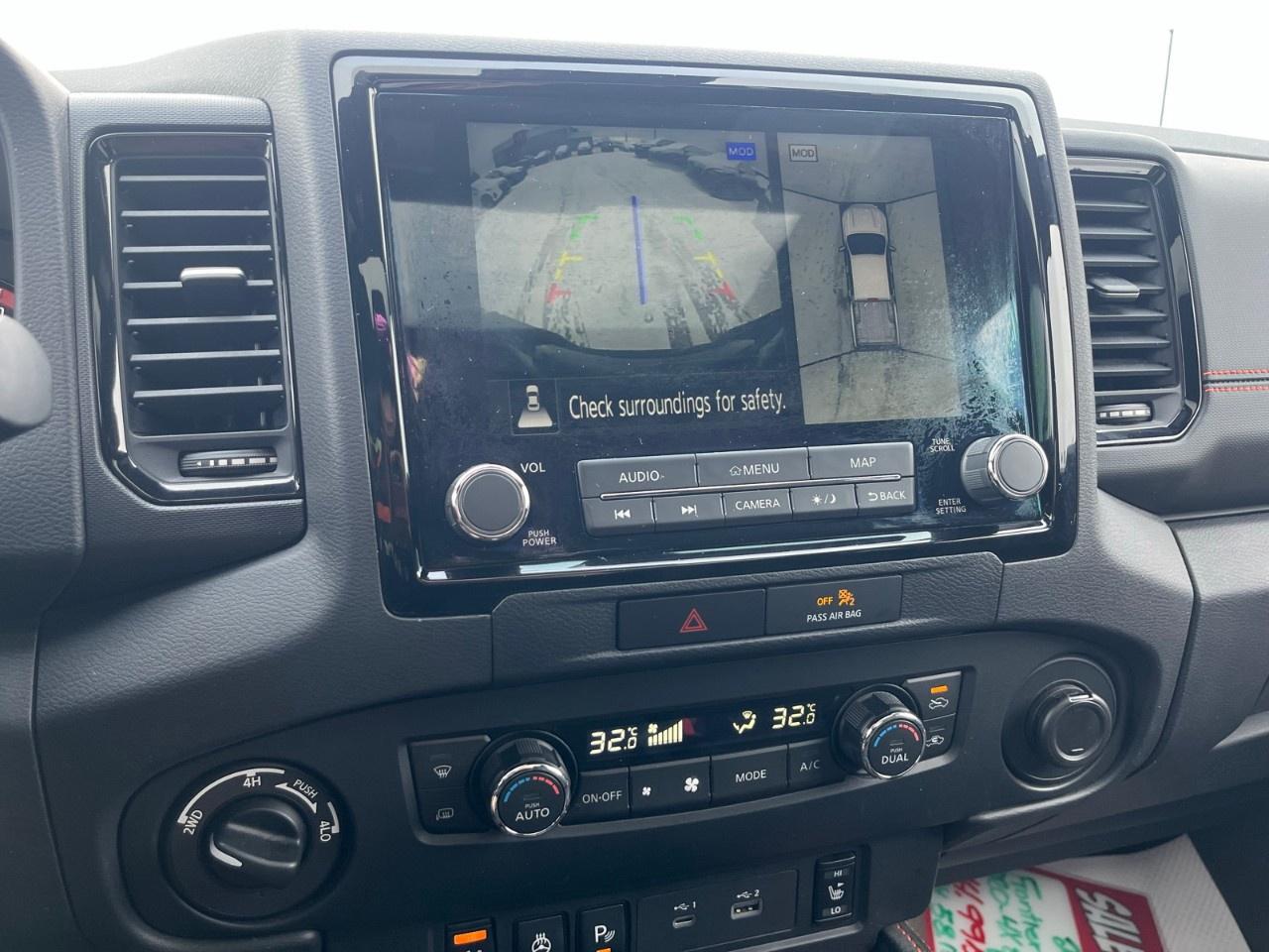 2022 Nissan Frontier Crew Cab 4x4 PRO-4X Auto Photo