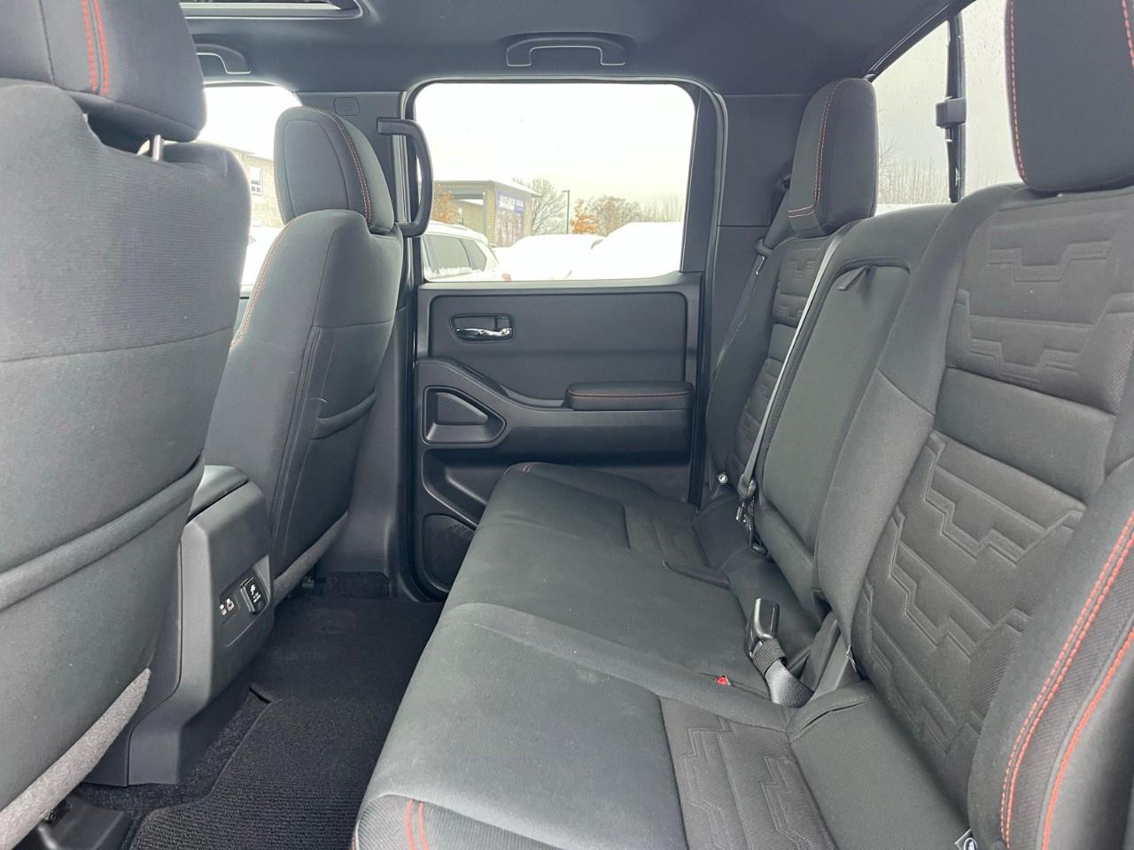 2022 Nissan Frontier Crew Cab 4x4 PRO-4X Auto Photo