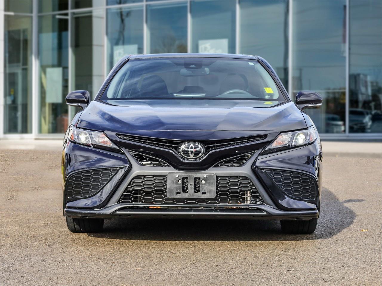 2024 Toyota Camry SE Photo