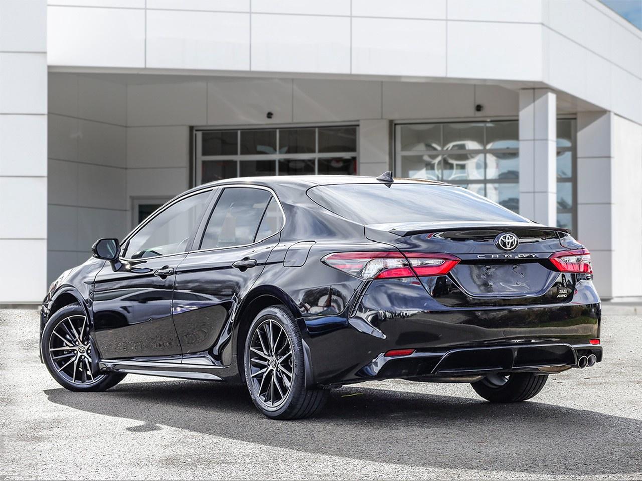 2024 Toyota Camry SE Photo