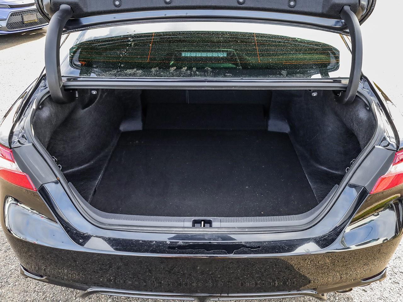 2024 Toyota Camry SE Photo