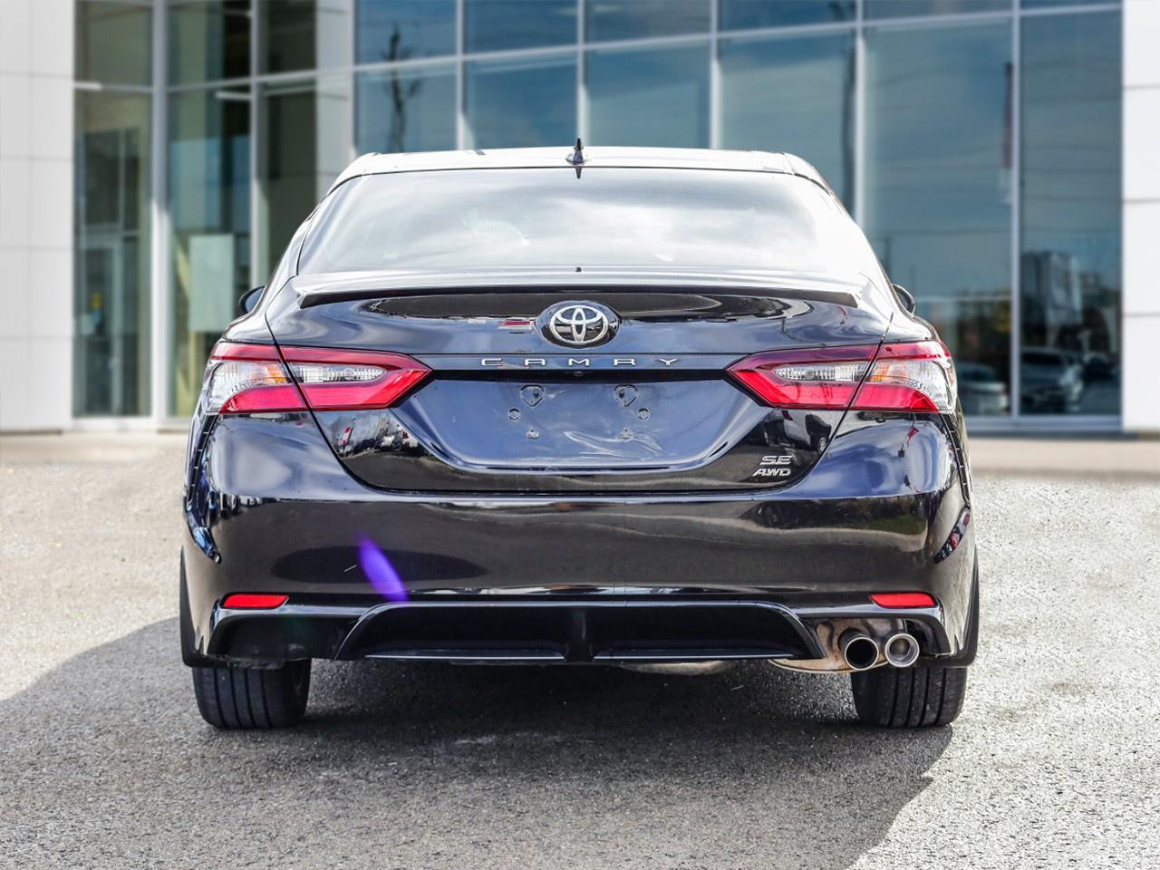 2024 Toyota Camry SE Photo