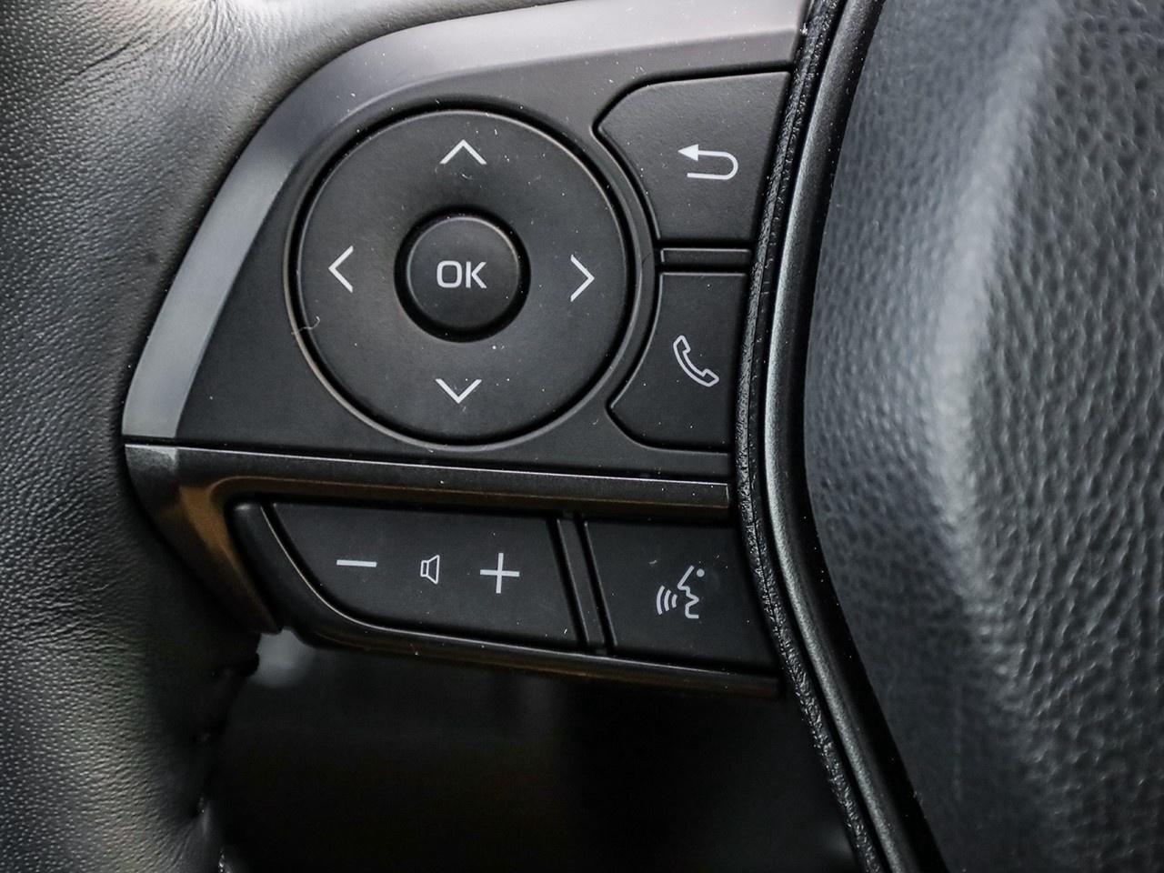 2024 Toyota Camry SE Photo