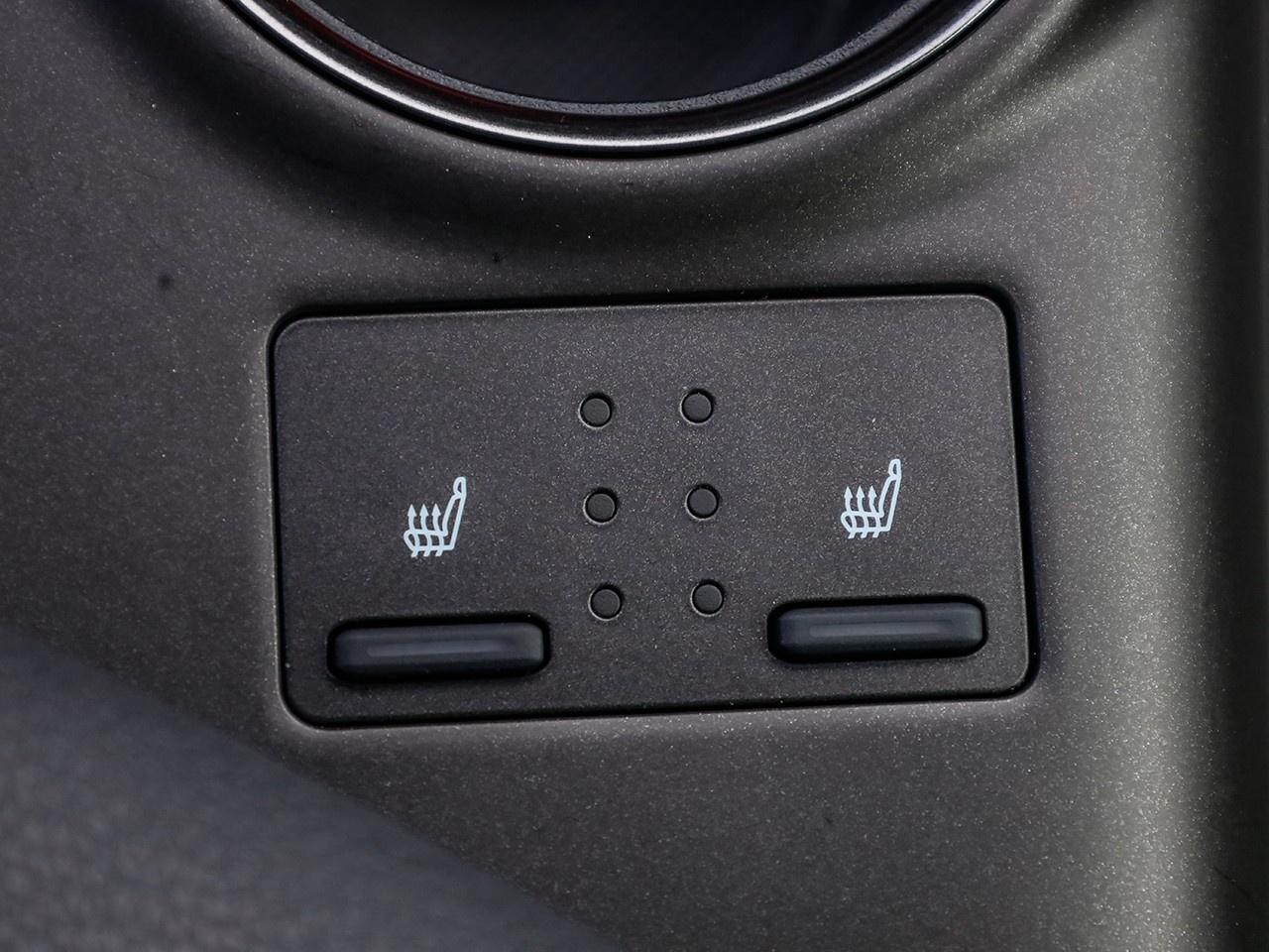 2024 Toyota Camry SE Photo