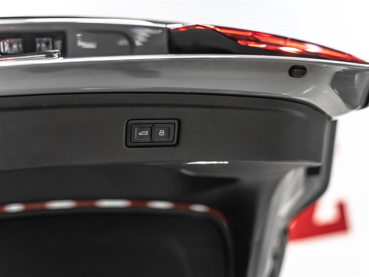 2025 Audi RS 4 SPORTBACK|BLACK OPTIC|HEADS-UP|CARBON|MASSAGE|ADAPT CRUISE Photo