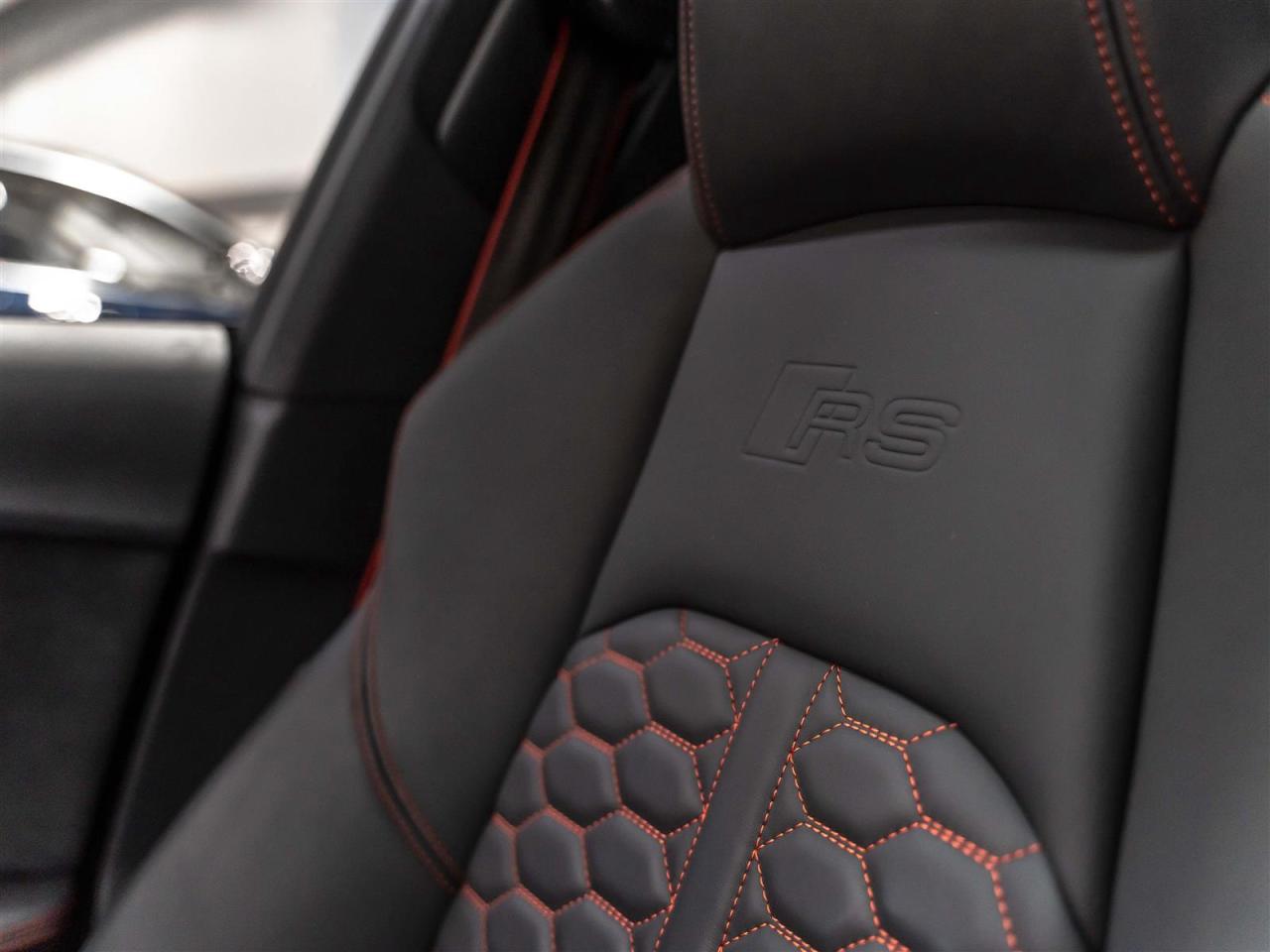 2025 Audi RS 4 SPORTBACK|BLACK OPTIC|HEADS-UP|CARBON|MASSAGE|ADAPT CRUISE Photo