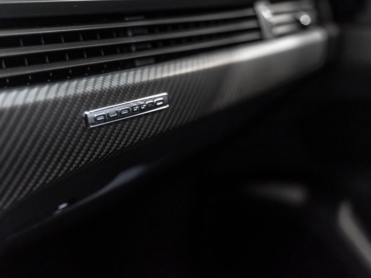 2025 Audi RS 4 SPORTBACK|BLACK OPTIC|HEADS-UP|CARBON|MASSAGE|ADAPT CRUISE Photo