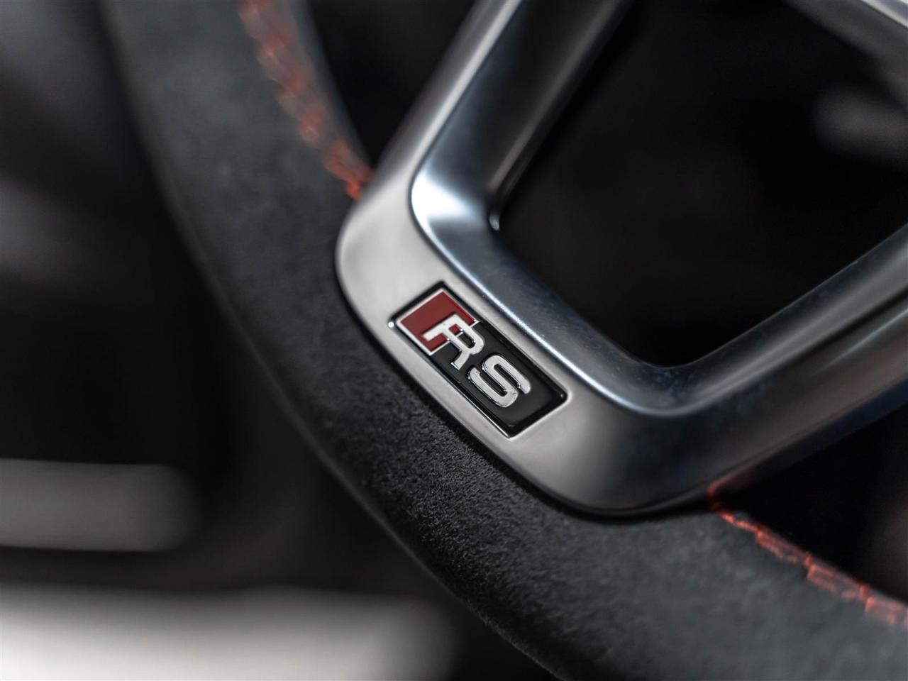 2025 Audi RS 4 SPORTBACK|BLACK OPTIC|HEADS-UP|CARBON|MASSAGE|ADAPT CRUISE Photo