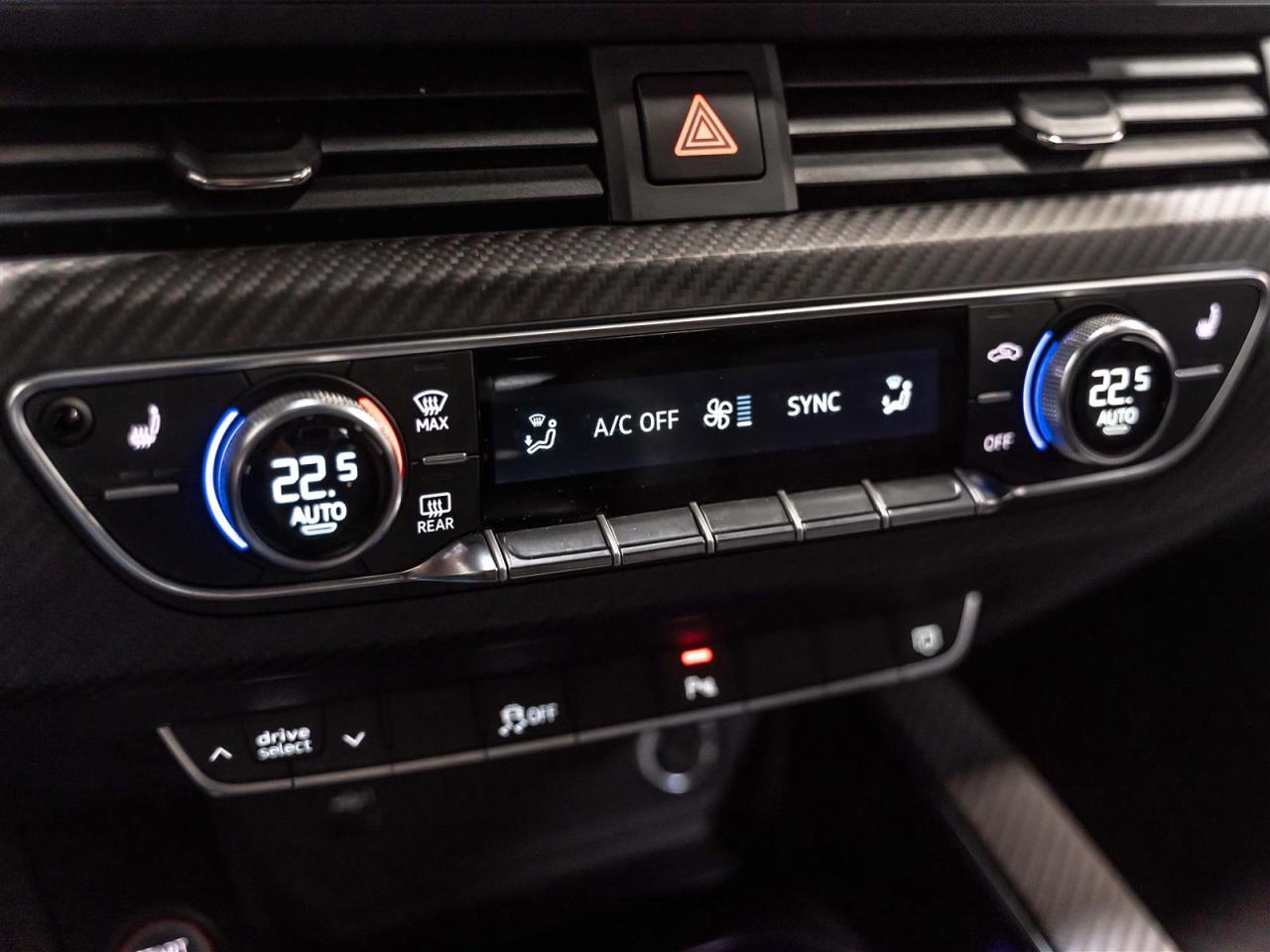 2025 Audi RS 4 SPORTBACK|BLACK OPTIC|HEADS-UP|CARBON|MASSAGE|ADAPT CRUISE Photo