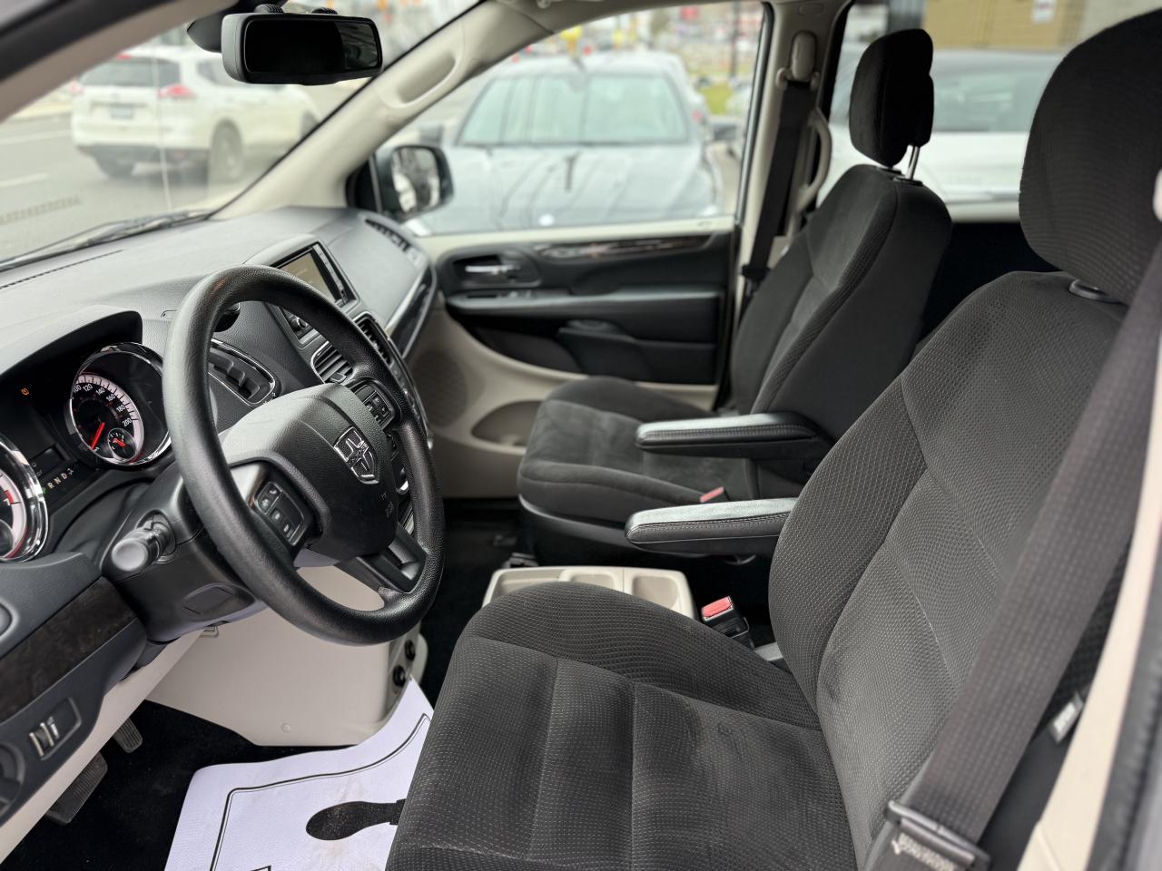 2019 Dodge Grand Caravan SE | REAR ENT | 7 SEATER | FINANCE Photo