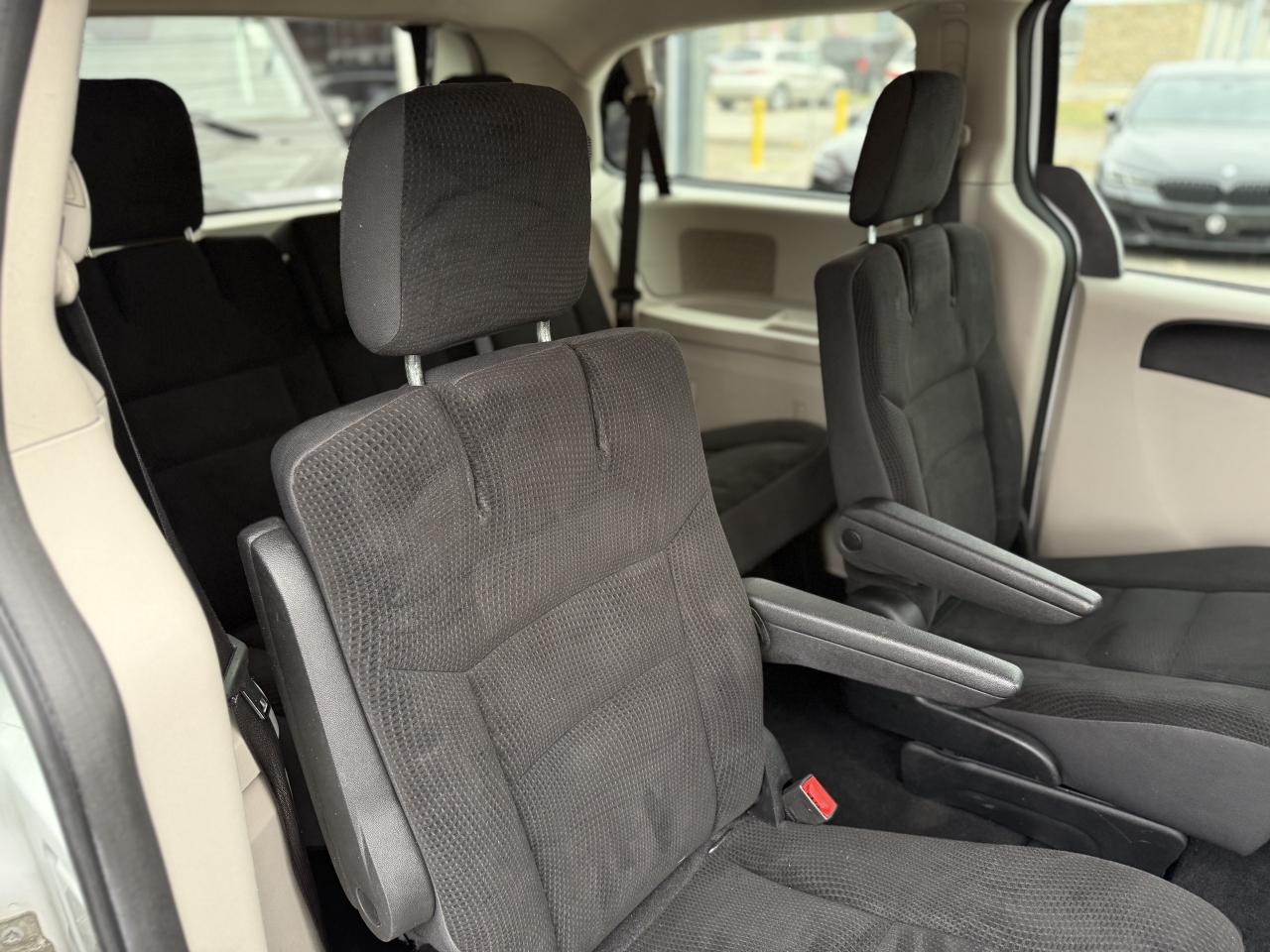 2019 Dodge Grand Caravan SE | REAR ENT | 7 SEATER | FINANCE Photo