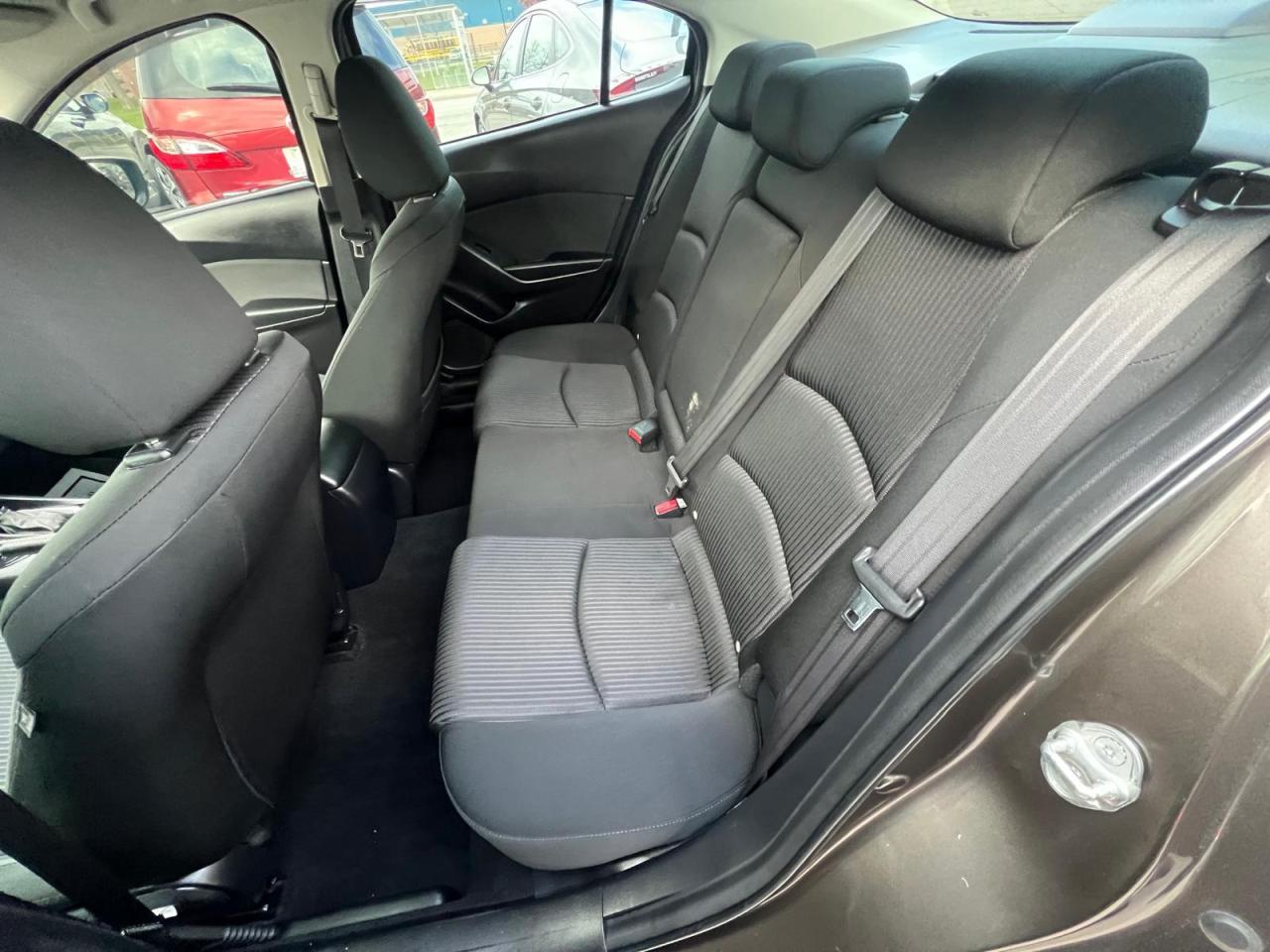 2015 Mazda MAZDA3 GS Photo