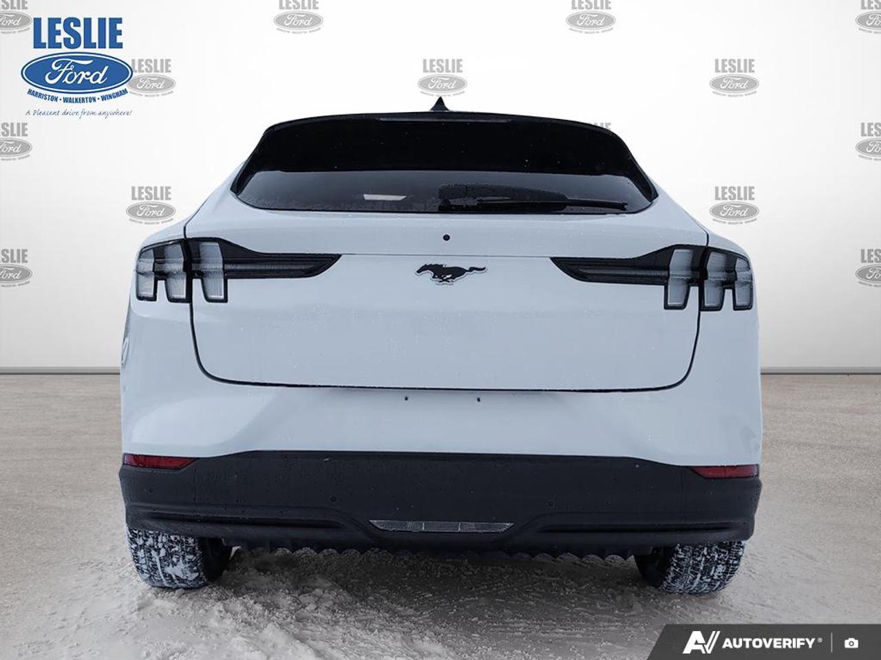 2025 Ford Mustang Mach-E Premium AWD Photo4