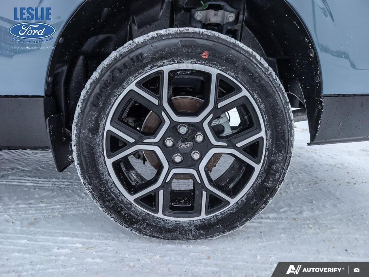 2026 Ford Maverick Lariat SuperCrew Hybrid AWD Photo