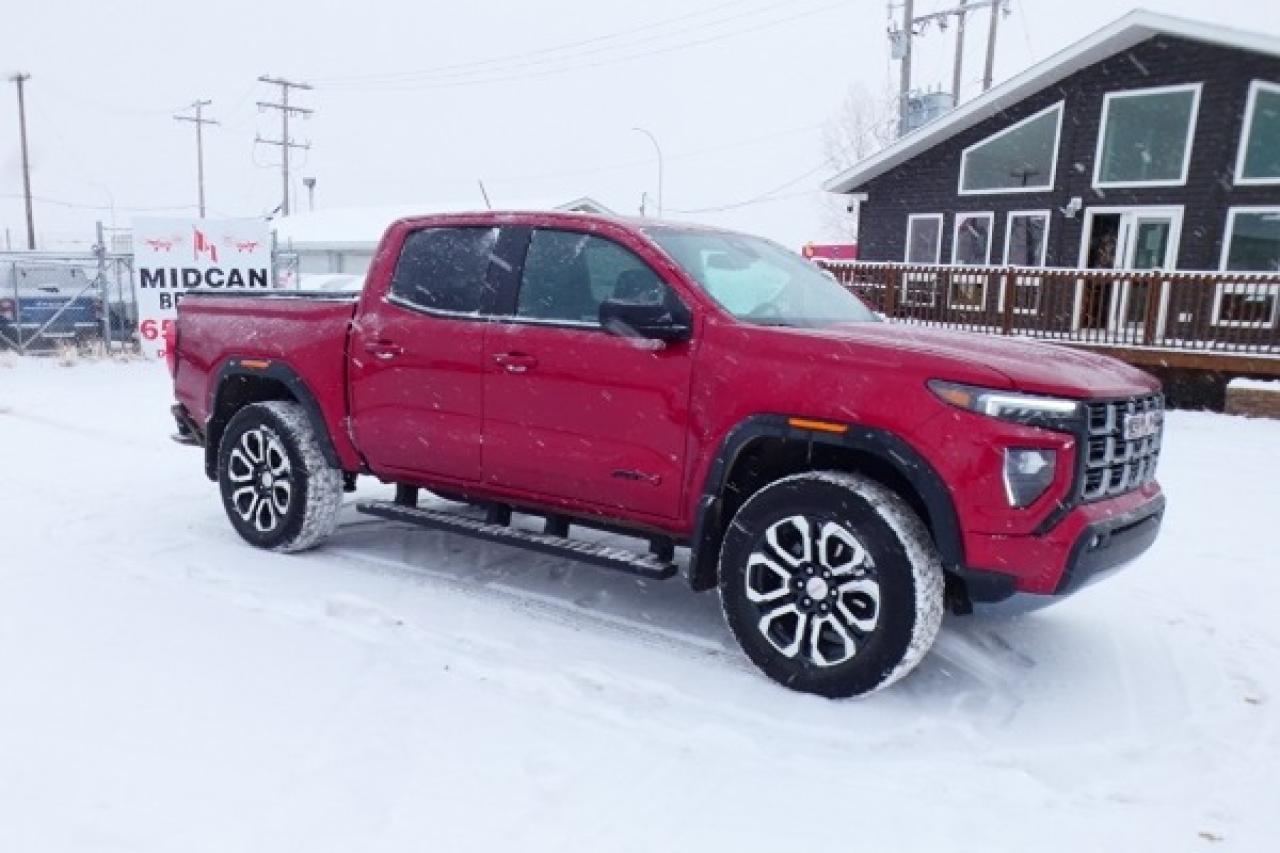 2024 GMC Canyon AT4 w/Htd L, S/R, NAV, BUC - Photo #4