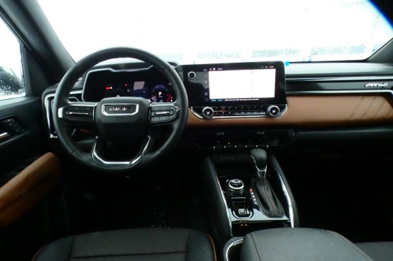 2024 GMC Canyon AT4 w/Htd L, S/R, NAV, BUC - Photo #11