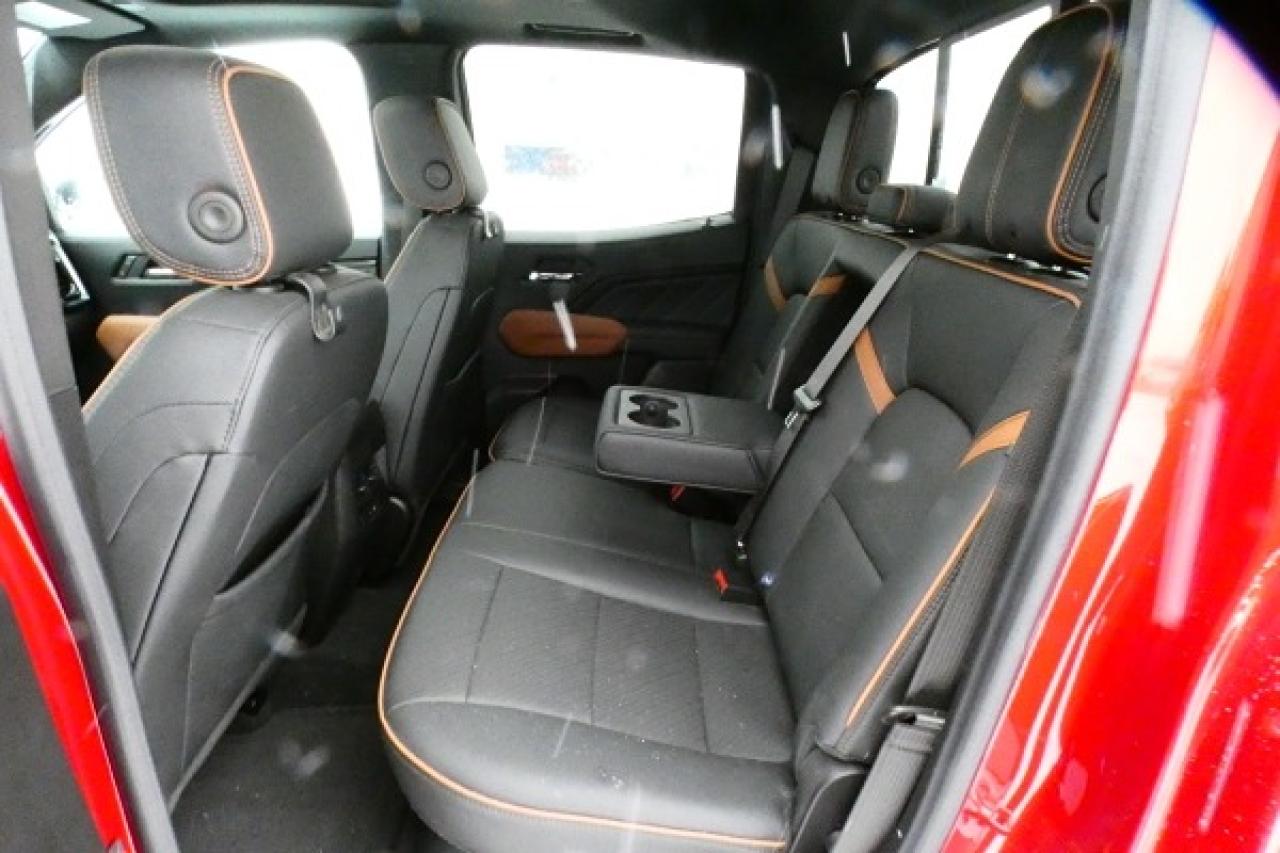 2024 GMC Canyon AT4 w/Htd L, S/R, NAV, BUC - Photo #9