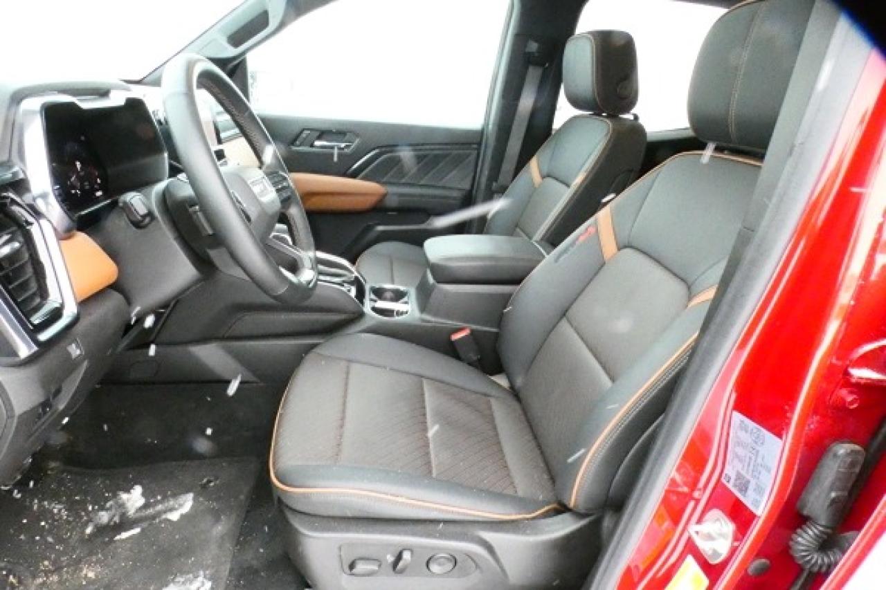 2024 GMC Canyon AT4 w/Htd L, S/R, NAV, BUC - Photo #10