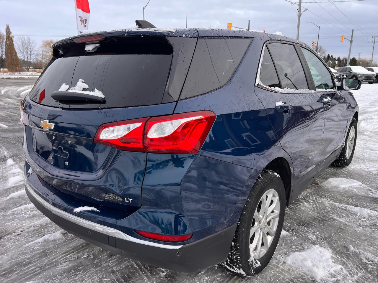 2021 Chevrolet Equinox LT Photo2