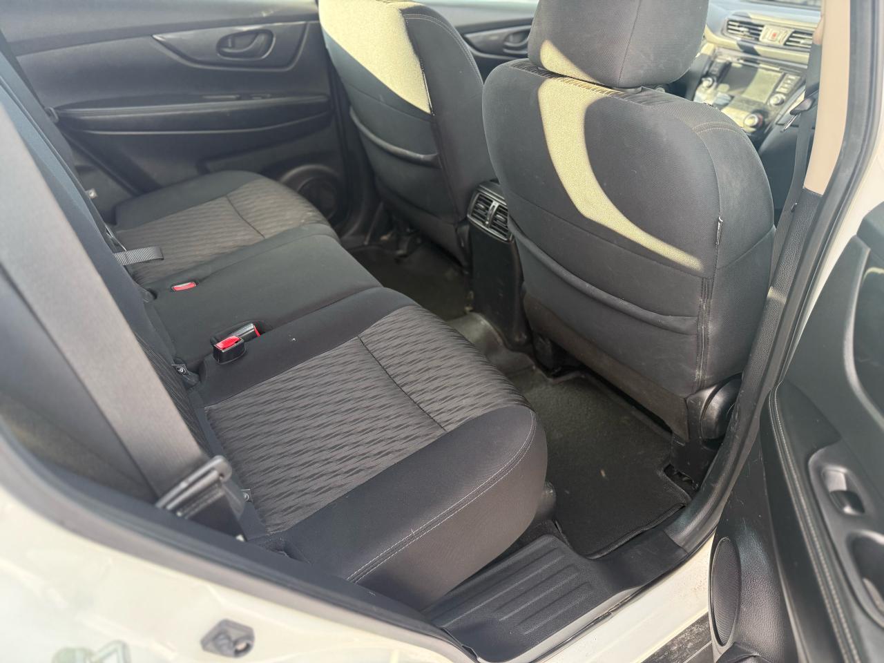 2020 Nissan Rogue SV Photo