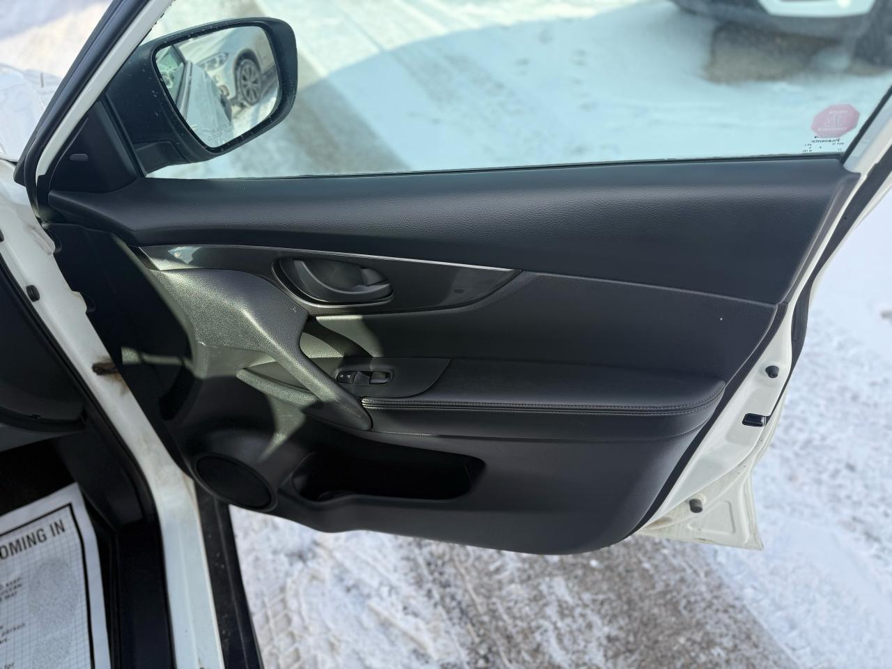 2020 Nissan Rogue SV Photo