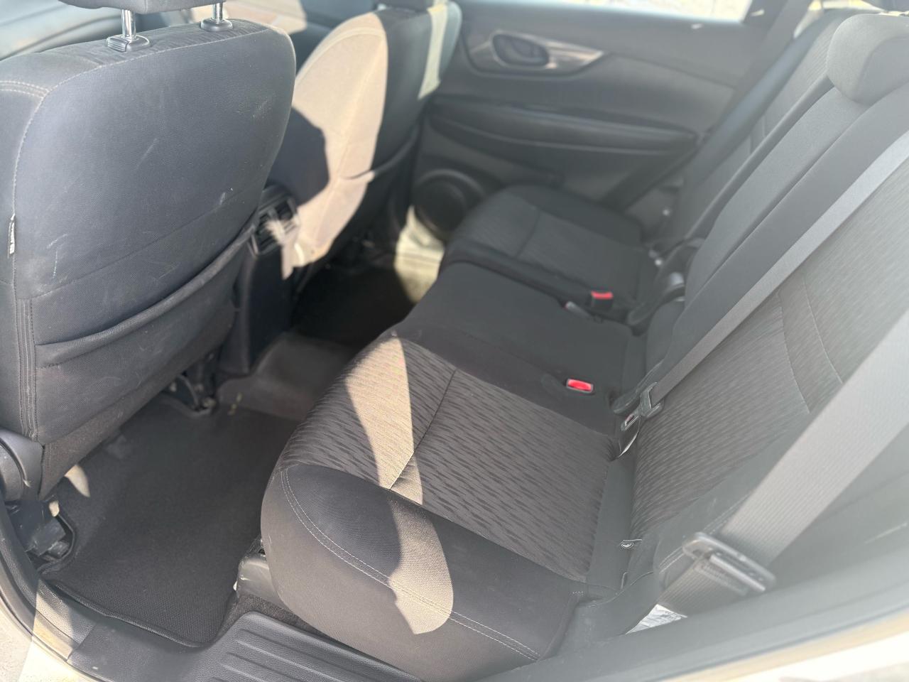 2020 Nissan Rogue SV Photo