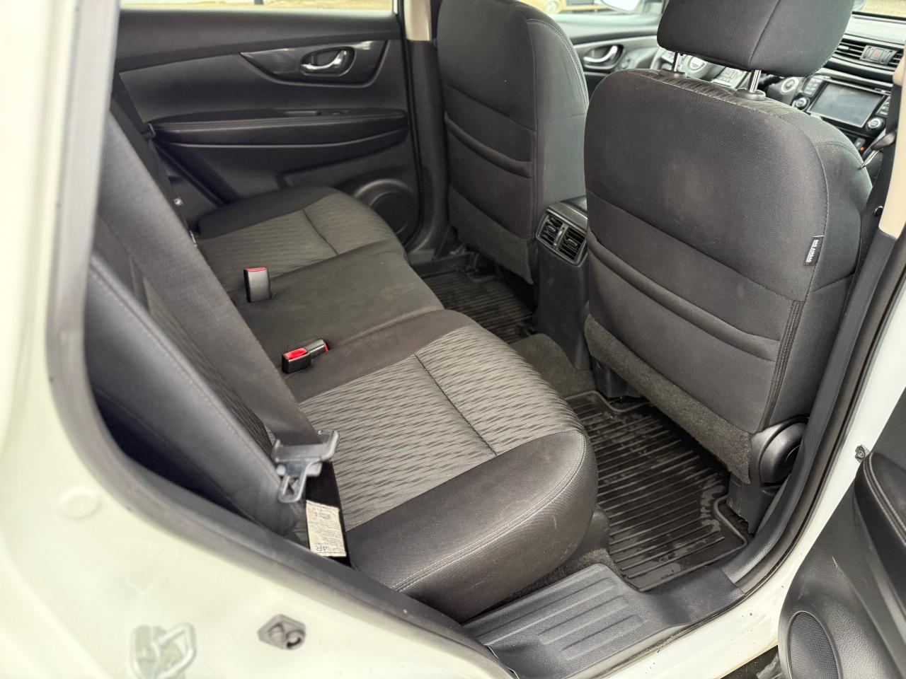 2017 Nissan Rogue S Photo