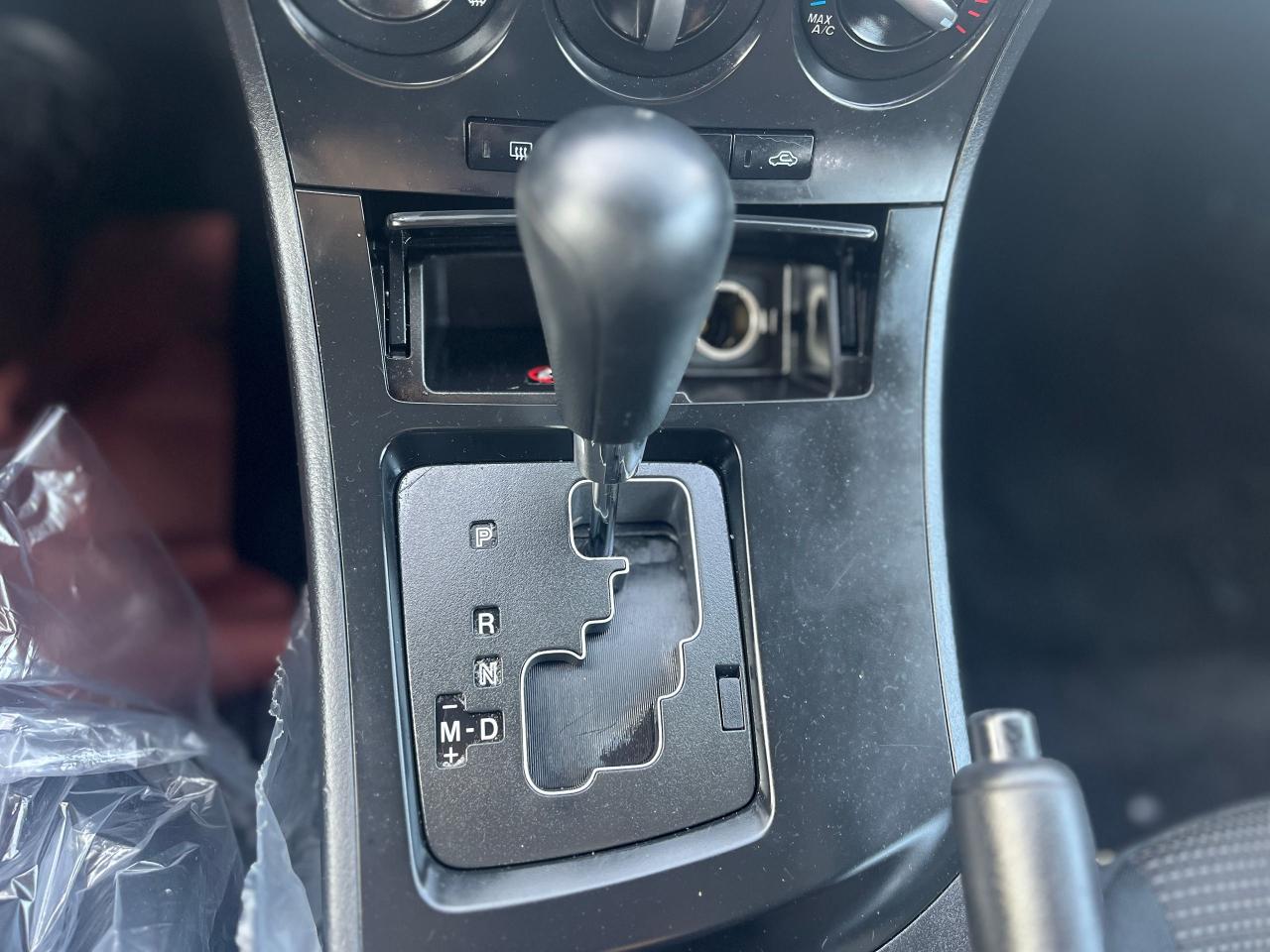 2012 Mazda MAZDA3 4dr Sdn Auto GX Photo