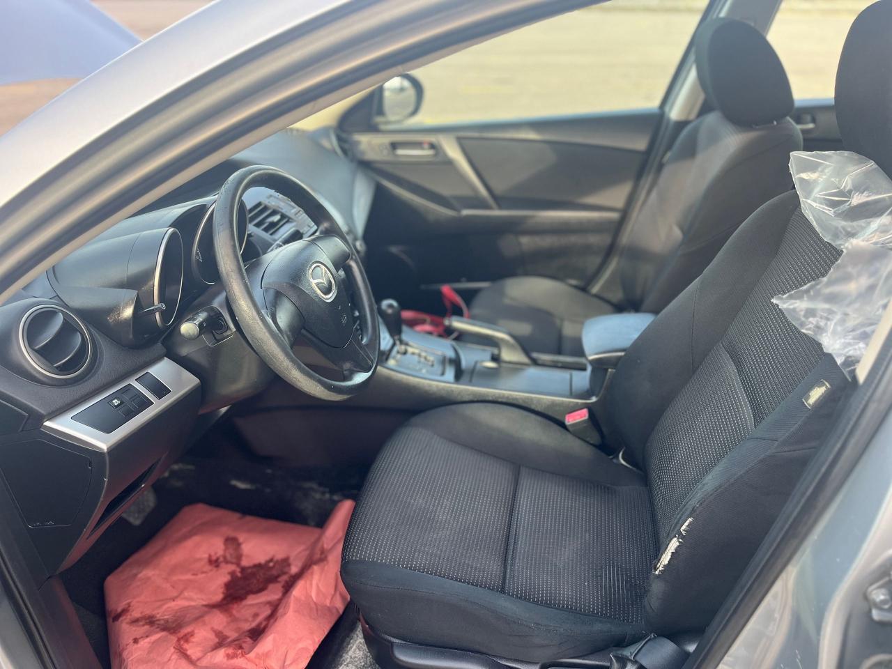 2012 Mazda MAZDA3 4dr Sdn Auto GX Photo