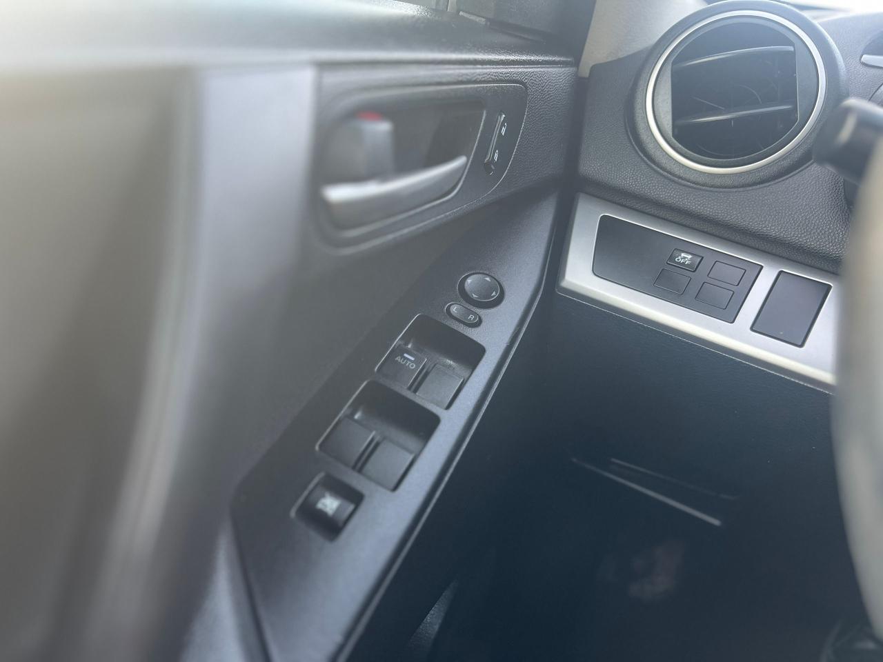 2012 Mazda MAZDA3 4dr Sdn Auto GX Photo